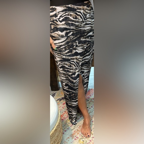 Skirt / Gorgeous Faux Wrap Bodycon Maxi Skirt - Picture 4 of 9